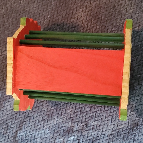 Wooden folk art basket - Picture 5 of 5